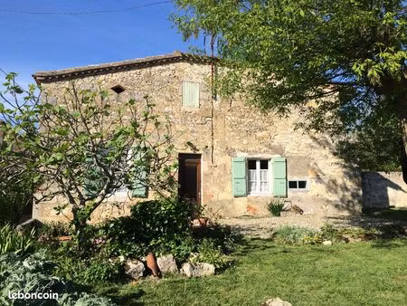 petite maison dans charmant village