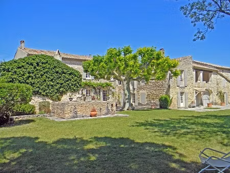 mas en pierre 370 m² habitables  à vendre grignan région  drôme provençale  terrain 8200 m