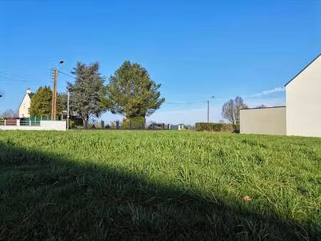 vente terrain à montfort-sur-meu (35160) : à vendre / 700m² montfort-sur-meu