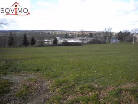 tres bien située  parcelle de terrain en zone constructible