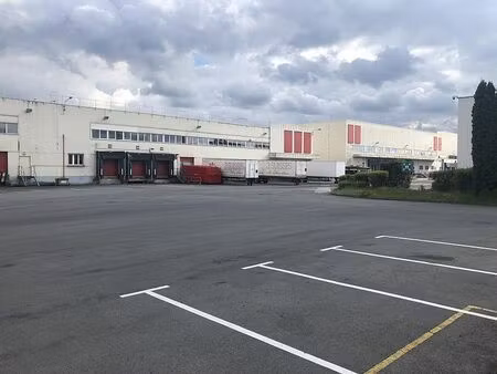 location entrepôt / local d'activités toufflers 32 506 m²