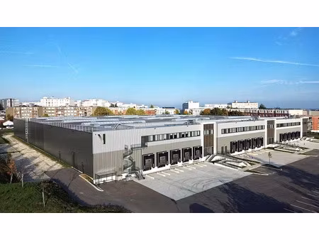 location entrepôt / local d'activités garges les gonesse 12 632 m²