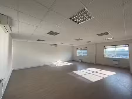 location bureau begles 150 m²