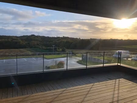 location local commercial