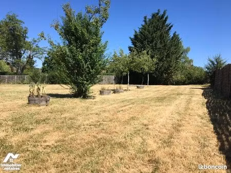 terrain 1176 m² les ecrennes