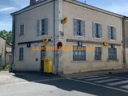 immeuble loué par la poste  placé en coeur de ville  idéal investisseur cherchant du défic