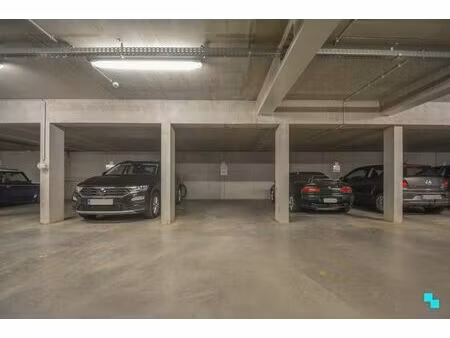 ondergrondse autostaanplaats gelegen in woonpark ter beurse