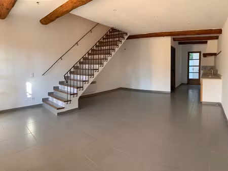 location maison 3 pièces 85 m² à chateaurenard (13160)  1 010 €