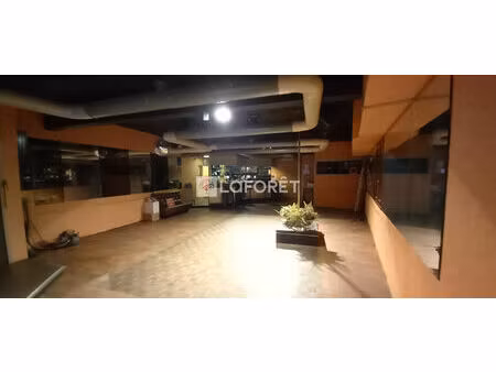 local commercial à saint-flour