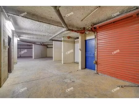 location local d'activités arcueil 983 m²