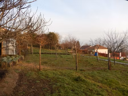 terrain constructible de 625 m²