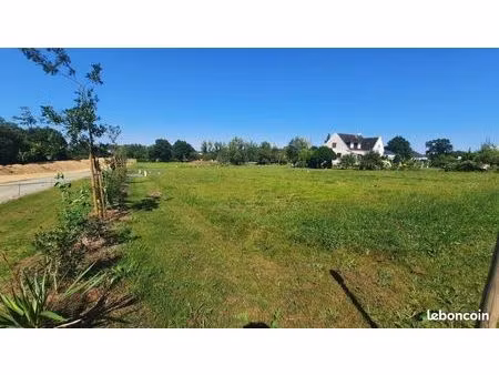 terrain 569 m² retiers