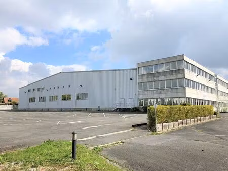 vente/location local d'activités neuville en ferrain 4 680 m²
