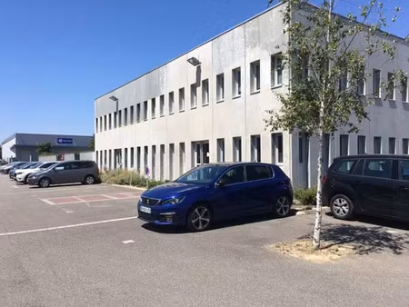 location local d'activités st herblain 3 420 m²