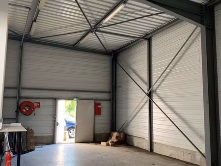 location local commercial