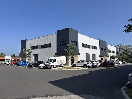 vente/location local d'activités la tour de salvagny 243 m²