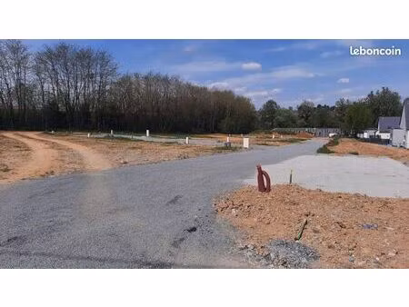 terrain 200 m² retiers