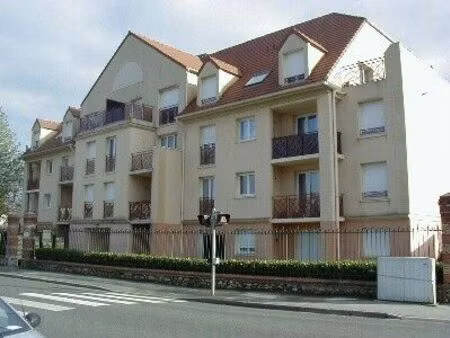 location appartement 2 pièces 39 m² à combs-la-ville (77380)
