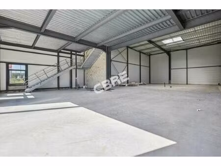 location local d'activités chanteloup les vignes 764 m²