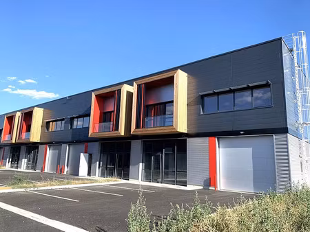 location local d'activités fenouillet 4 536 m²