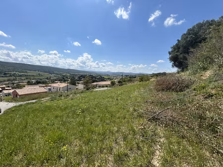 limoux  terrain viabilisé 744 m2 en position dominante expo