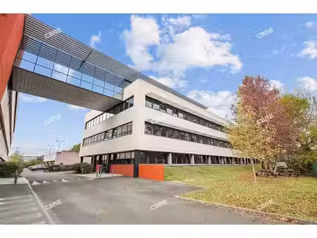 location bureau gradignan 2 241 m²