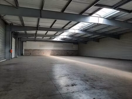 location entrepôt / local d'activités fesches le chatel 3 300 m²