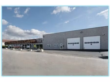 show-room + entrepôt