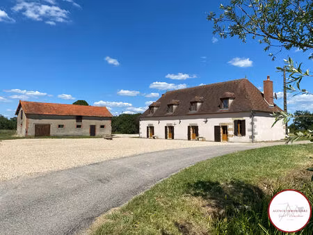 a 5 min de le veurdre (03) maison bourbonnaise typique de 230 m²  rénovée   sur 1 4ha