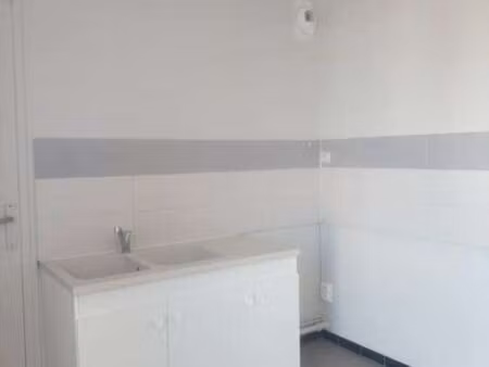 location appartement 3 pièces à flers (61100) : à louer 3 pièces / 64m² flers