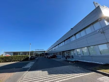 bureaux lumineux de 650 m² à 1334 m² dans un emplacement ...