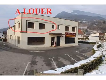 bureau 50 - 54 - 104 m² - 1er étage