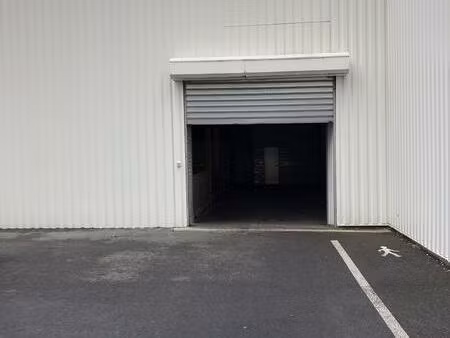 thiant - entrepôt 900m²