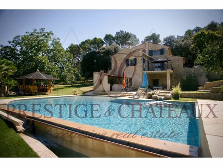 immobilier de luxe : maison à acheter à piolenc