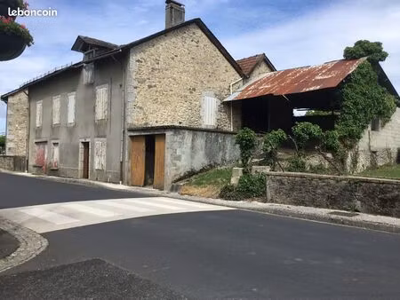 maison de bourg en pierre à rénover