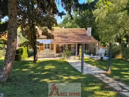 vente maison saint-sauvant 17610 - - surface privée