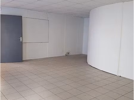 location locaux professionnels 15 m² à montgeron (91230)  455 €