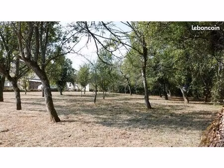 terrain 1088 m² sery