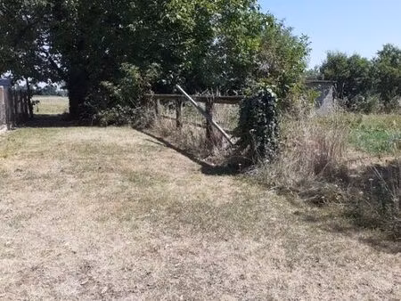 terrain constructible dans un environnement calme et verdoyant