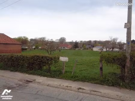 terrain 700 m² lespesses