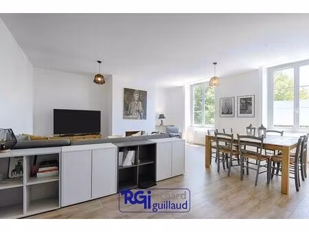 vente appartement 5 pièces 127m2 la tour-du-pin 38110 - 230000 € - surface privée