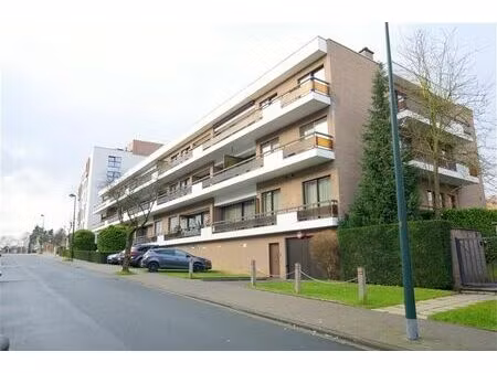 delta / parking(s) extérieur(s)