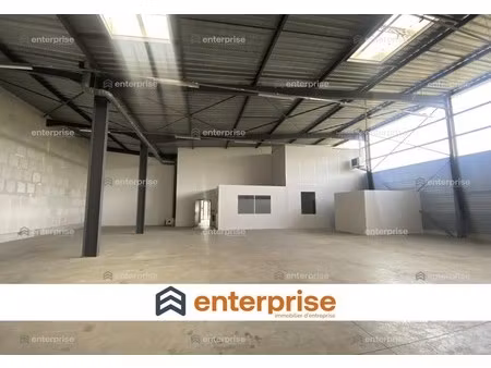 location local commercial