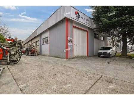 location local d'activités wissous 896 m²