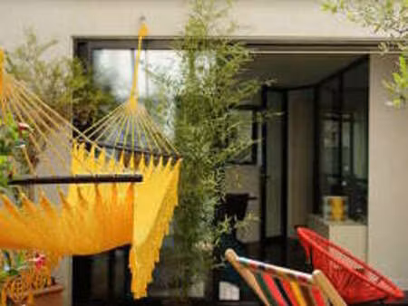 maison individuelle 2 chambres meublée avec terrasse  cheminée et barbecue