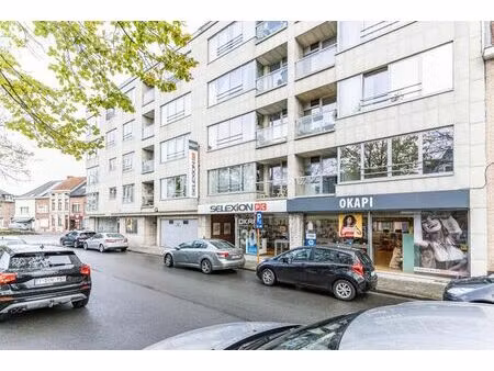 mooi appartement met drie slaapkamers op 3e verdiep
