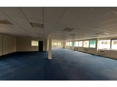 location bureau bievres 800 m²