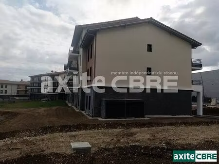 vente commerce cessy 165 m²