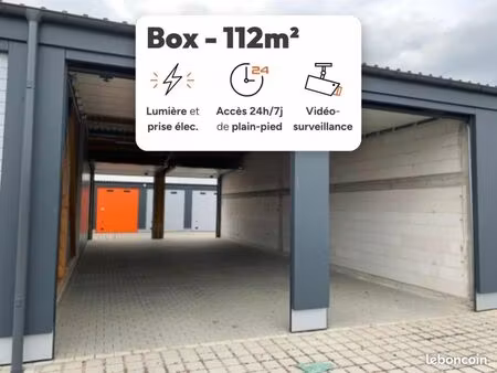 garage/box 112 m² barentin