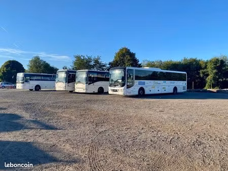 parking emplacement extérieur véhicule utilitaire  bus  camio